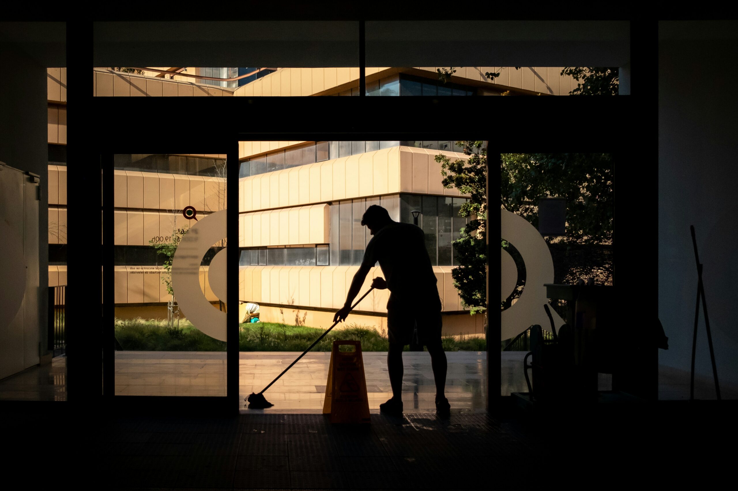 Read more about the article Is Commercial Cleaning The Same As Office Cleaning?